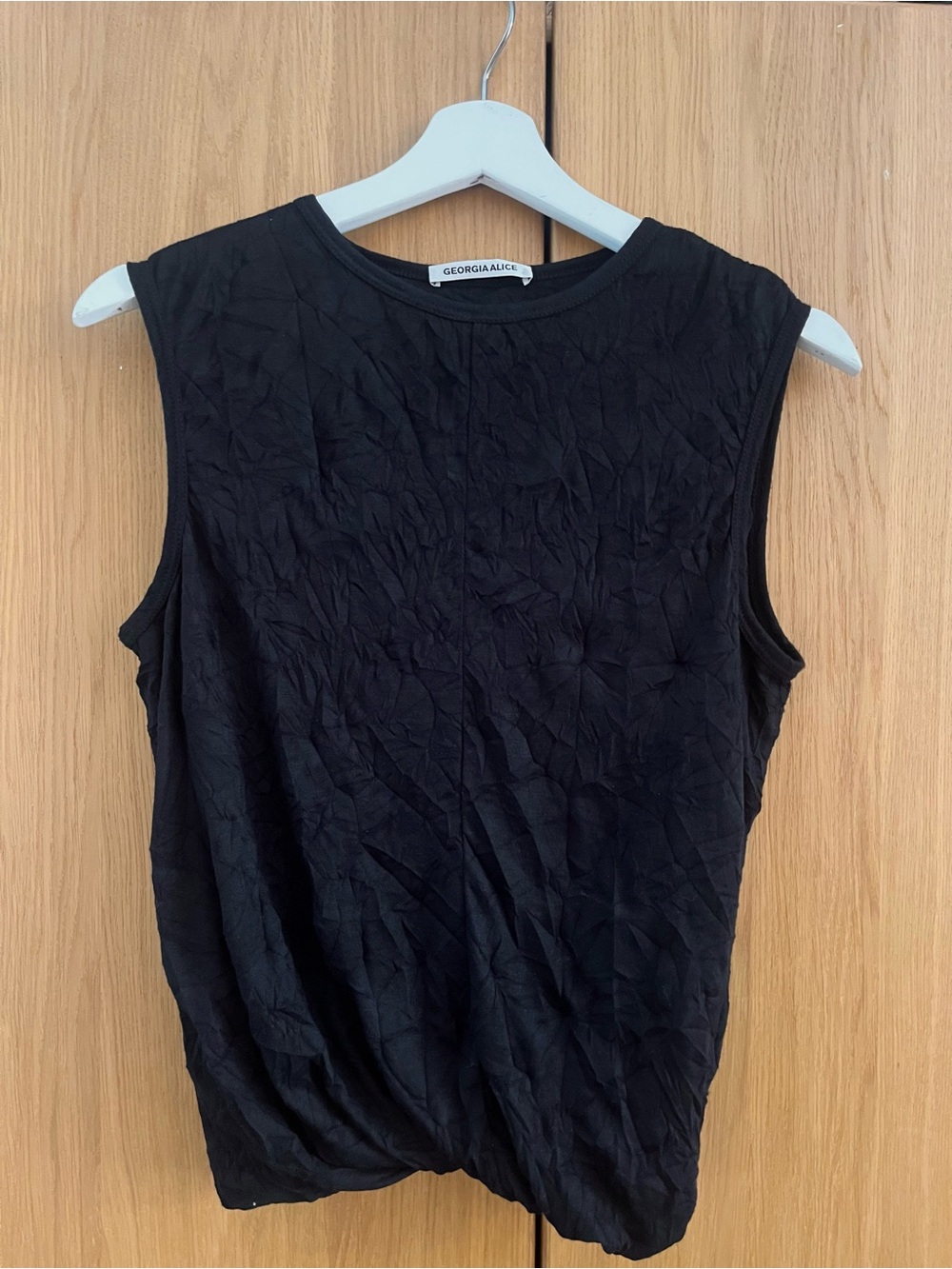 Black Sleeveless Knot-Hem Tank